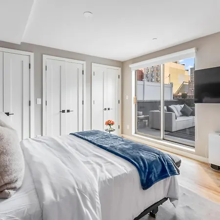 3Br Penthouse Suite With Massive Private Rooftop